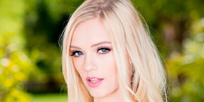 Alex Grey Glamour Model Takes It Up The Ass