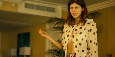 Alexandra Anna Daddario - ''The White Lotus'' S1E01