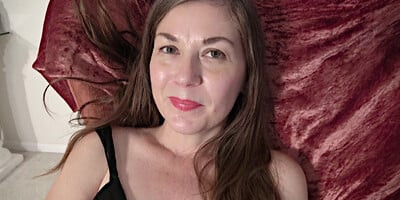 AllOver30 - Olivia Johnson - Interview - olivia