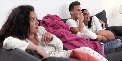 Apolonia Lapiedra In Fuck Behind Moms Back