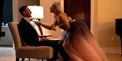 Awesome blonde chick Abella Danger jumps on a pretty huge boner