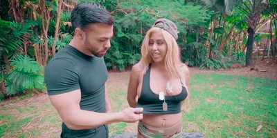 Big booty latina girl Desiree Lopez gets analized sideways outside