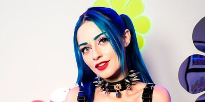 Big-bottomed chick Jewelz Blu impaled in the doggy style