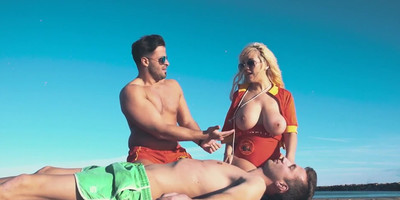 Blonde bay watch cutie with big boobs gets pleasantly fucked