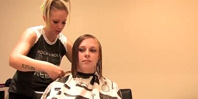 blonde haircutting