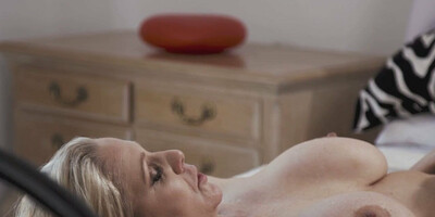 Brunette lesbian licking babe's pussy