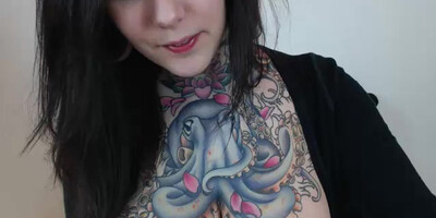 Busty Babe Playing With Her Bi