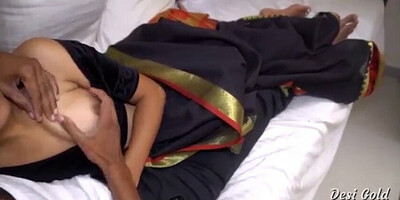 Chachi ko patakar kari chudai