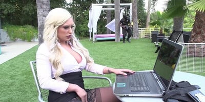 Cheating Housewife Brandi Bae Wants BIG BLACK COCK