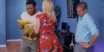 Chloe Cherry cheats on her husband with hor photographer