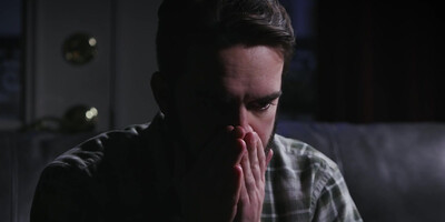 Classy Mona Wales wants girthy cock