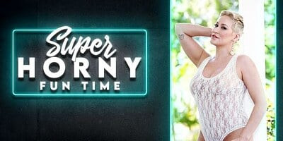 Cute pink-haired babe Ryan Keely sucks a nice rubber dildo