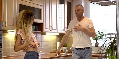 DADDY4K. Body language helps young girl and old man communicate