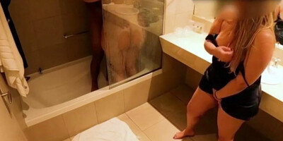 Dude fucking a fat MILF in the shower