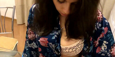 EL VECINO VINO A TENER SEXO EN LA COCINA