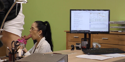 Elis Dark In Hottie Needs New Musical Instruments To She Has A Se