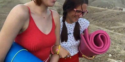 FORRO FICKO ELCSABITOTTA AZ ISKOLAI LANYOKAT, ES KEMENYEN SZ