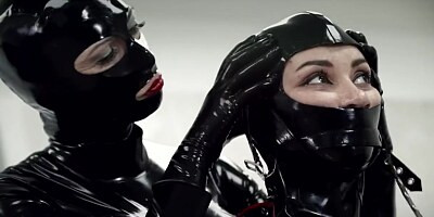 Freaks Inside. Latex 05