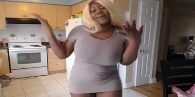 Funny Black mommy solo