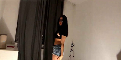 FYREN KOM TIL SIN NABO STUDENT OG KNULLET HENNE