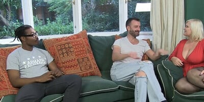 Grandma in interracial threeway gets spitroasted