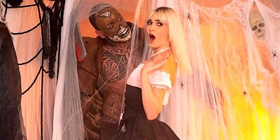 Hardcore Halloween Fuck for Blonde Teen