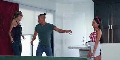 Hispanic cougar Lela Star hardcore sex with Xander Corvus