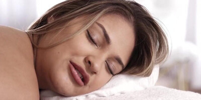 Horny babes Gizelle Blanco and Madi Laine kisisng and f