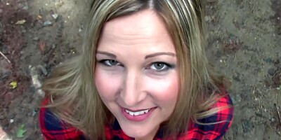 Housewifekelly - In The Middle Of The Road