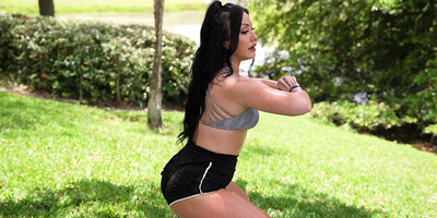 Jennifer White - She Works Her Ass Off