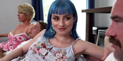 Jewelz Blu, Kit Mercer - Sexual Tension Between The Younger And Older Family Members