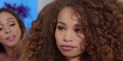 Lesbian MILF Ariella Ferrera wants hot teen pussy of Cecilia Lion