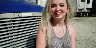 Lexi Lore gives Jesse Black outdoor blowjob to get a ride