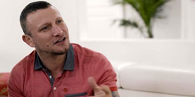 Long legs babe fucked so hard by a guy after blowjob