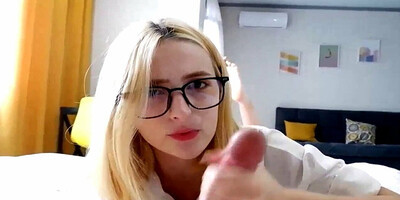 MAMADA DE UN CUTIE CON HERMOSOS OJOS