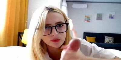 MAMADA DE UN CUTIE CON HERMOSOS OJOS