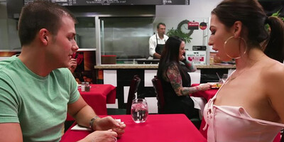 Melissa Loves Eating Out