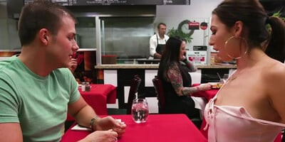 Melissa Loves Eating Out