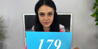 Mia Trejsi & Steve Q in Photoshoot Turns Into Cum Party - Porncz