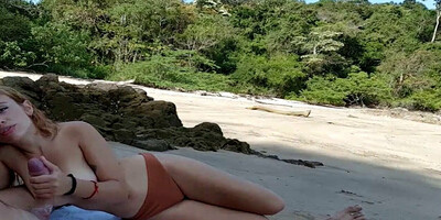 MIGNONNE FILLE PIPE UN PUBLIC - GROS SEINS NATURELS