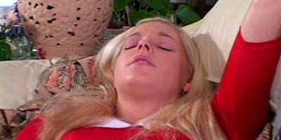 MOMMY LOVES PUSSY - Teen loves MILF