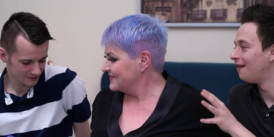 Mothers get anal and vaginal sex from guys