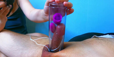 Nakachala Chlen Pompoi I Zastavila Ego Konchit Ot Vibratorov