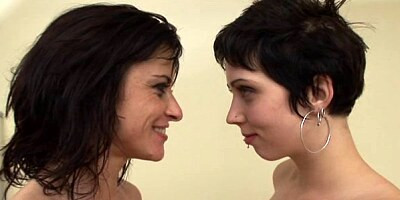 Naughty mature French dyke seducing a younger teen girl