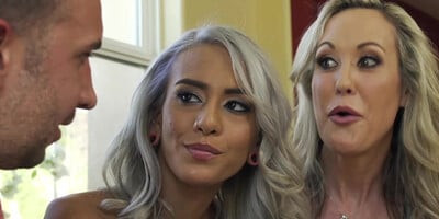 Perfect blonde sluts Brandi Love & Janice Griffith in threesome