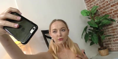 Pervy Big-Titted Chick Makes Selfie With Her Cum-Dripping Mouth