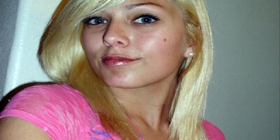 Petite Blondie Tries Dildo for the First Time