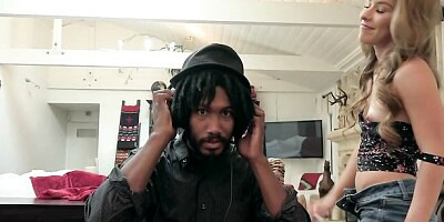 Pierced girflriend Lily Ford swallows the load after intensive sex