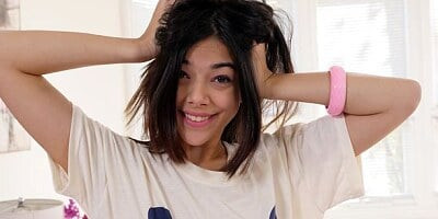 Pretty sweet teen Harmony Wonder gives a gorgeous blowjob