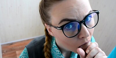 Realtor uses her skilled mouth to convince buyer